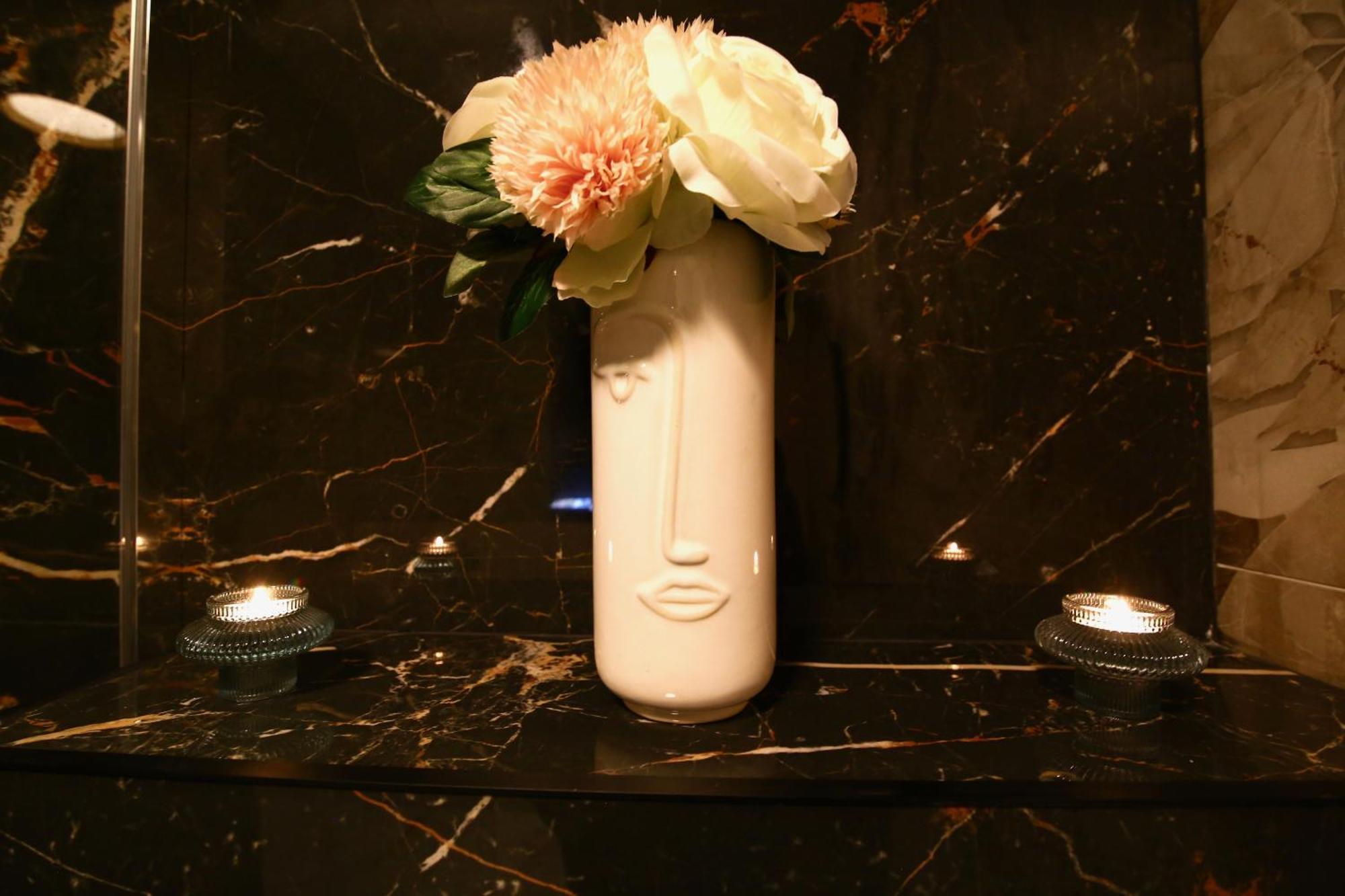 Flower Suite And Spa La Seyne-sur-Mer Bagian luar foto